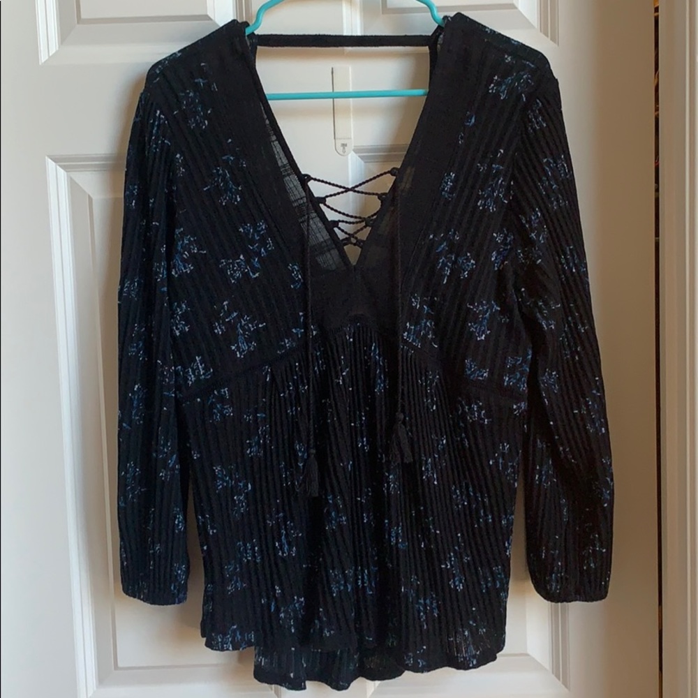 Lucky Brand textured top with tassles